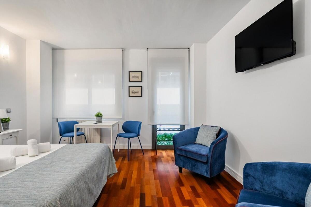 Appartement With Parking - 1b *