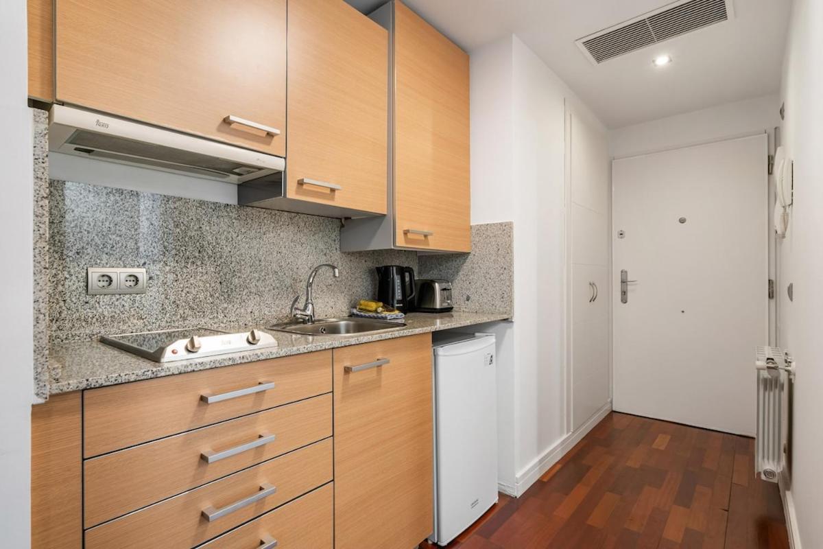 Appartement With Parking - 1b *